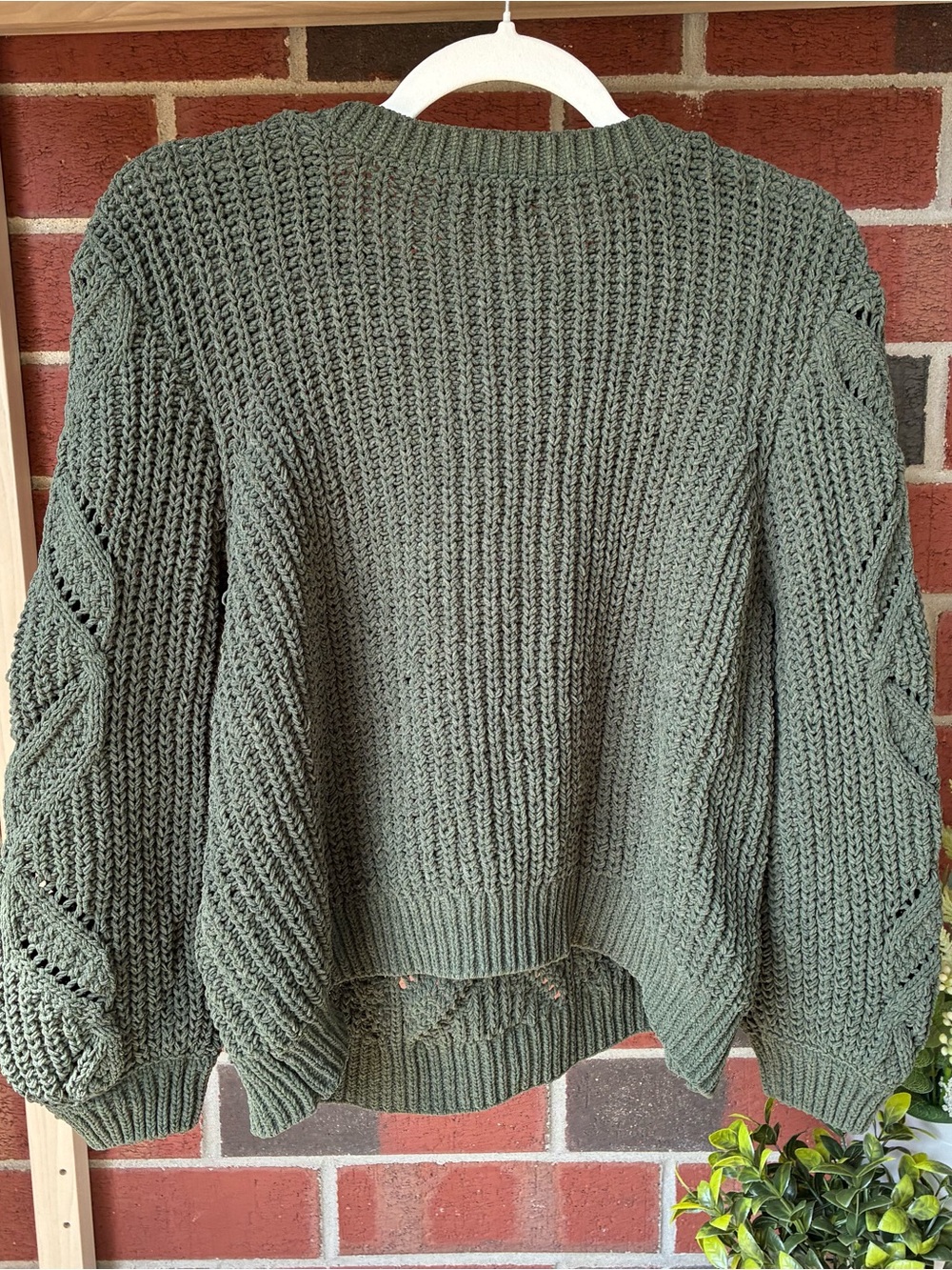 Olive Green Chunky Cable Knit
Ribbed Sweater Size Medium 90s
Preppy Academia - Picture 3 of 6